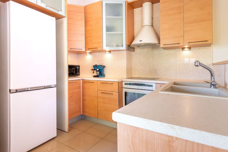 Fully Equipped Kitchen!