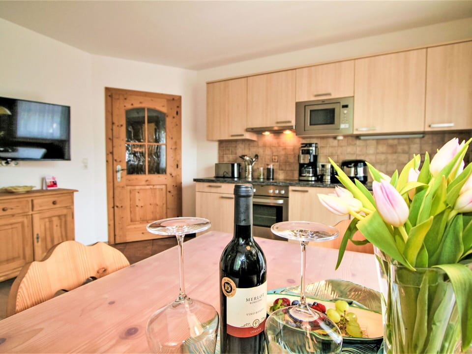 Property, Bottle, Cabinetry, Interior Design, Wood, Drinkware, Kitchen Appliance, Floor, Home Appliance, Flooring
