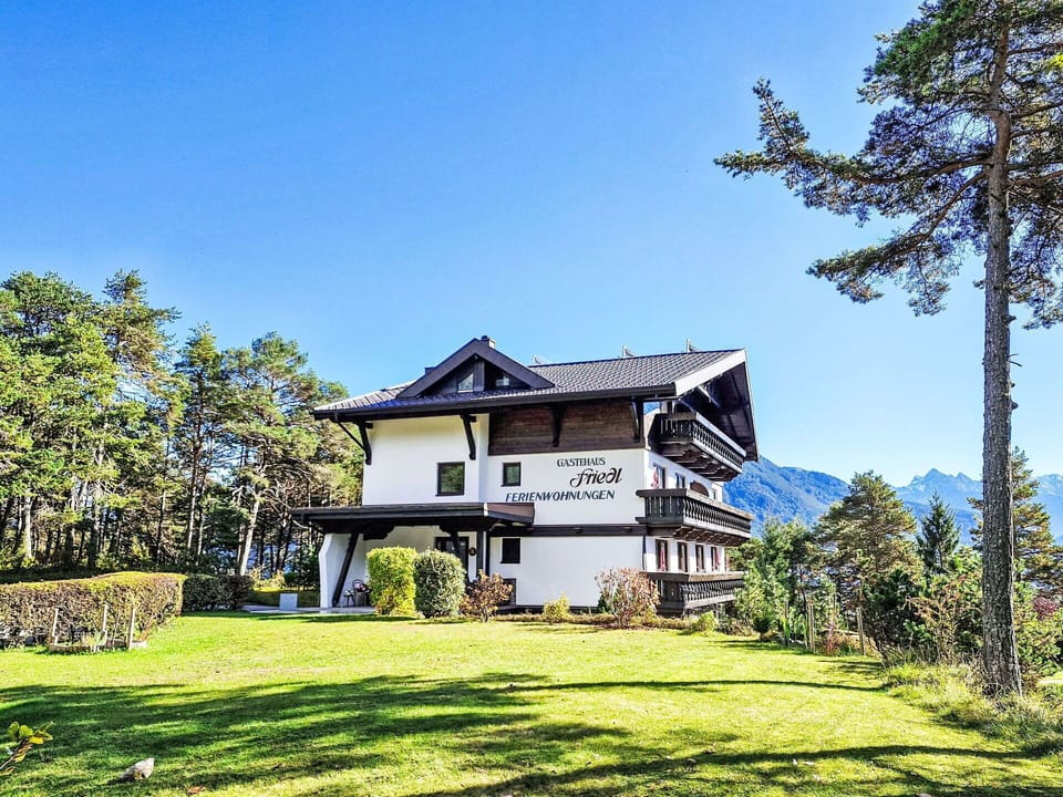 Plant, Sky, Property, Building, Natural Landscape, Tree, Land Lot, House, Cottage, Grass
