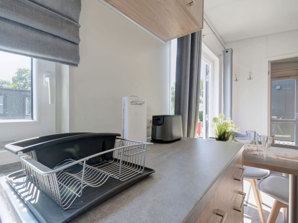 Property, Furniture, Building, Comfort, Wood, Window, Interior Design, Floor