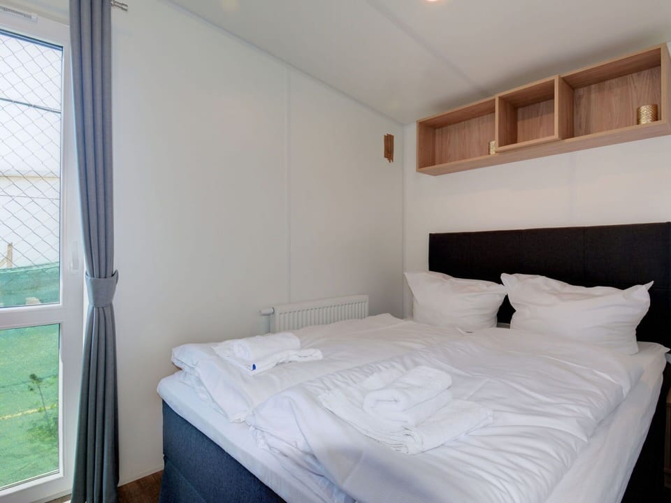 Furniture, Property, Comfort, Wood, Building, Shade, Interior Design, Floor, Wall