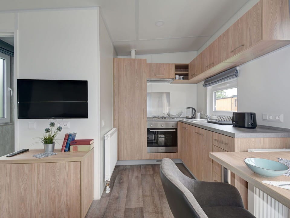 Cabinetry, Countertop, Property, Kitchen Sink, Furniture, Sink, Kitchen Stove, Kitchen Appliance, Wood, Kitchen