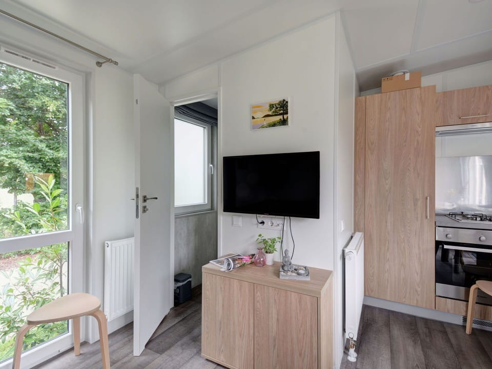 Property, Furniture, Cabinetry, Wood, Table, Interior Design, Television, Home Appliance, Floor, Flooring
