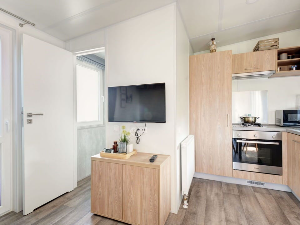 Property, Cabinetry, Countertop, Wood, Interior Design, Flooring, Floor, Building, Kitchen Appliance