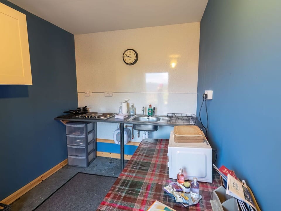 Water, Plant, Property, Sky, Swimming Pool, Azure, Building, Grass, Rectangle, Shade