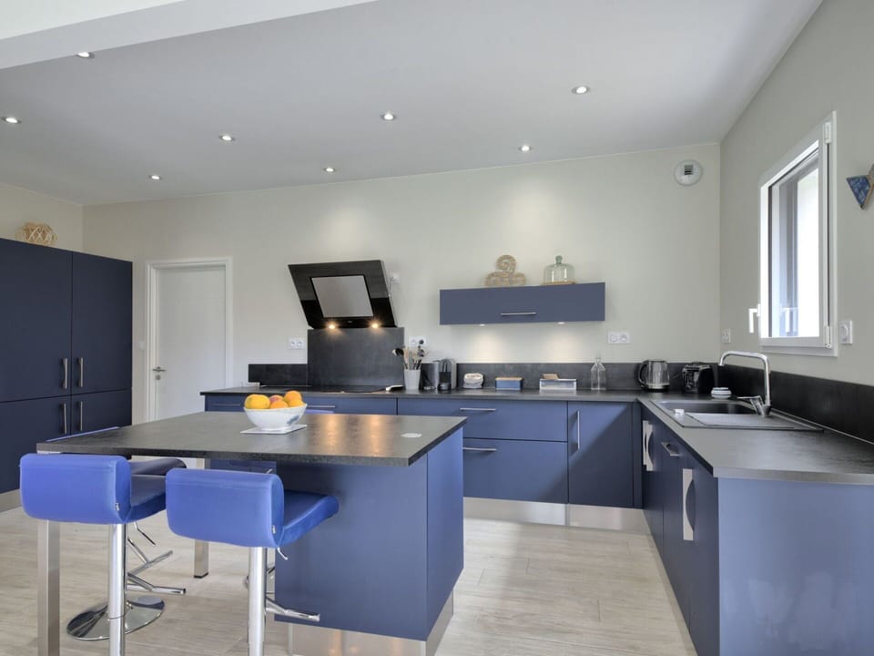 Kitchen Sink, Cabinetry, Property, Furniture, Sink, Tap, Countertop, Building, Table, Kitchen