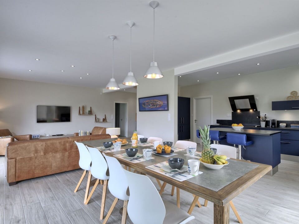 Table, Furniture, Couch, Wood, Chair, Interior Design, Living Room, Kitchen, Flooring