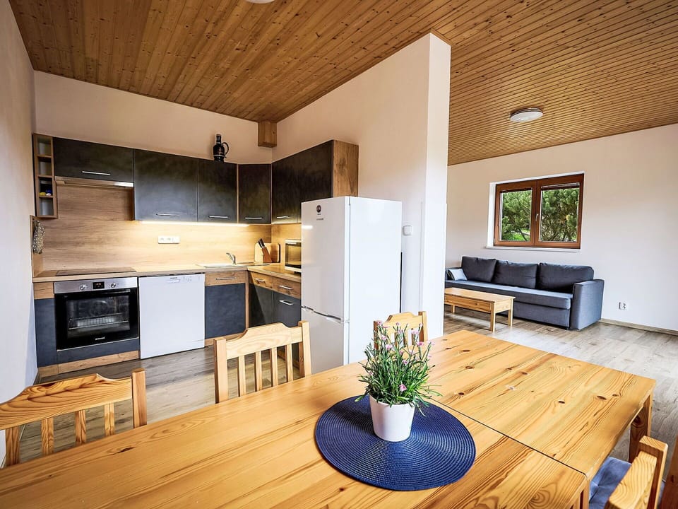Furniture, Property, Cabinetry, Wood, Plant, Countertop, Interior Design, Flooring, Laminate Flooring, Floor
