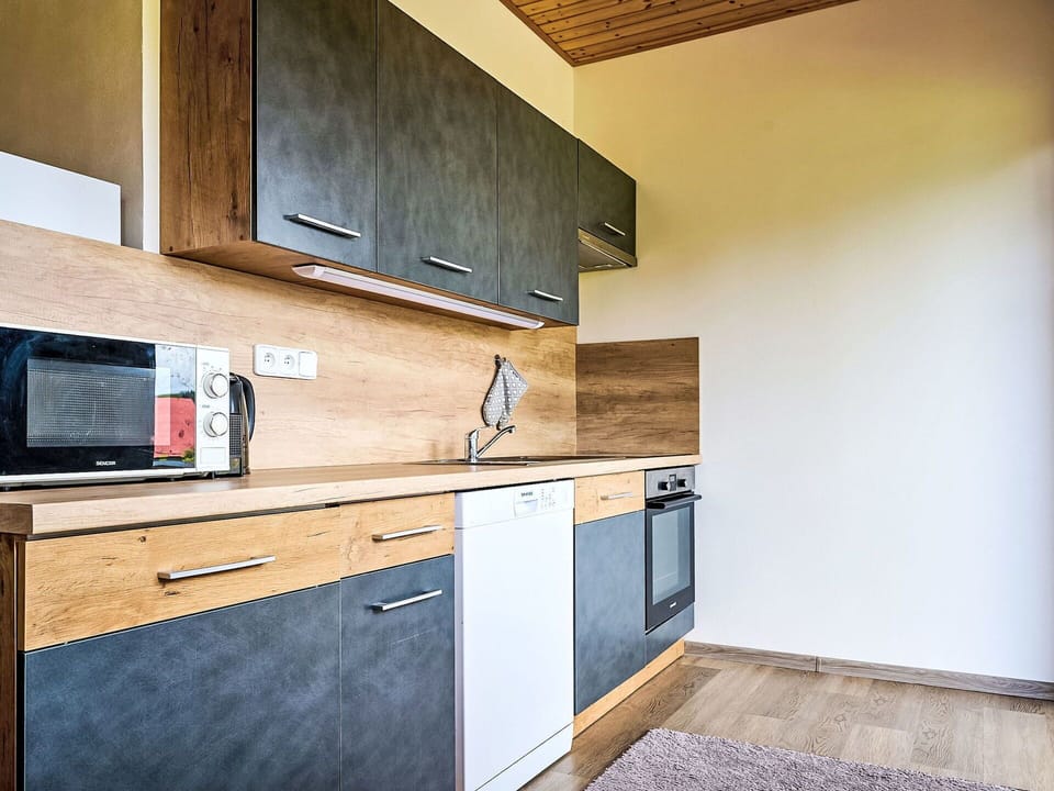 Cabinetry, Property, Countertop, Building, Wood, Kitchen Stove, Interior Design, Architecture, Kitchen, Wood Stain