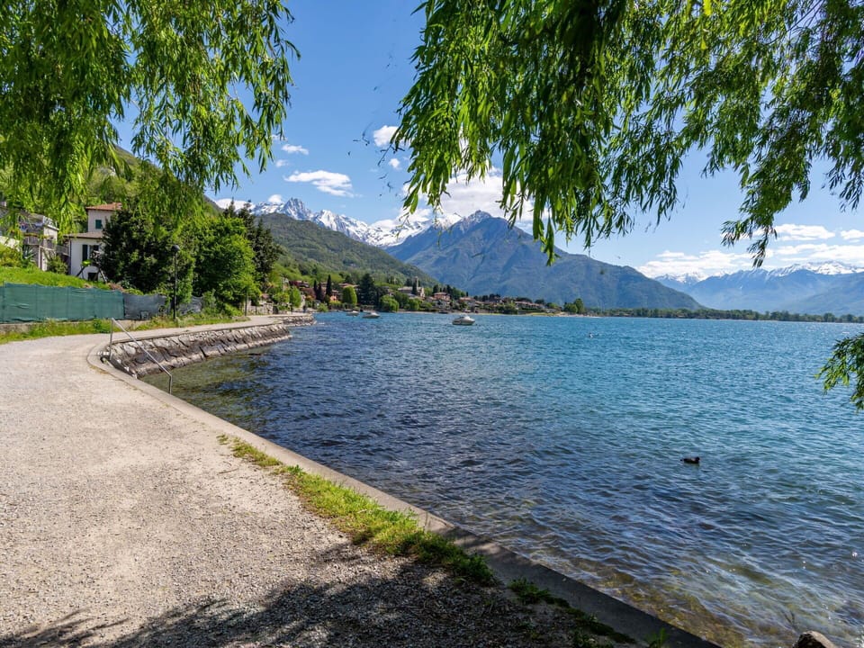 Water, Sky, Cloud, Water Resources, Mountain, Azure, Natural Landscape, Plant, Tree, Highland