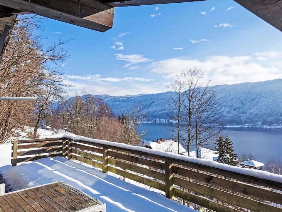 Sky, Snow, Cloud, Daytime, Property, Light, Nature, Mountain, Azure, Building