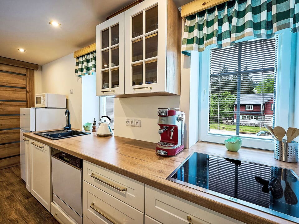 Countertop, Cabinetry, Property, Furniture, Kitchen Sink, Kitchen, Window, Building, Interior Design, Wood
