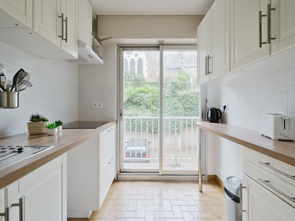 Cabinetry, Property, White, Countertop, Kitchen, Interior Design, Kitchen Appliance, Flooring, Floor, Drawer