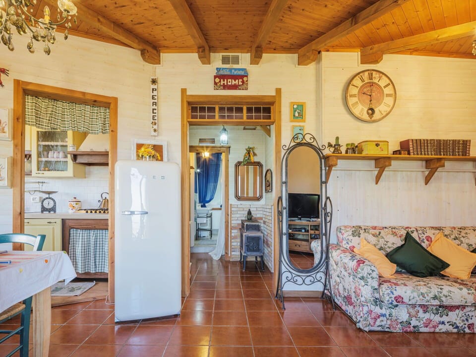 Picture Frame, Property, Wood, Interior Design, Building, Door, Wall, Flooring, Real Estate, Clock