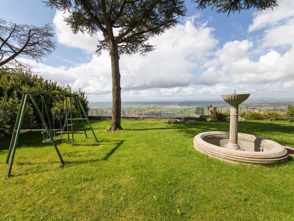 Cloud, Plant, Sky, Ecoregion, Tree, Natural Landscape, Land Lot, Grass, Leisure, Grassland