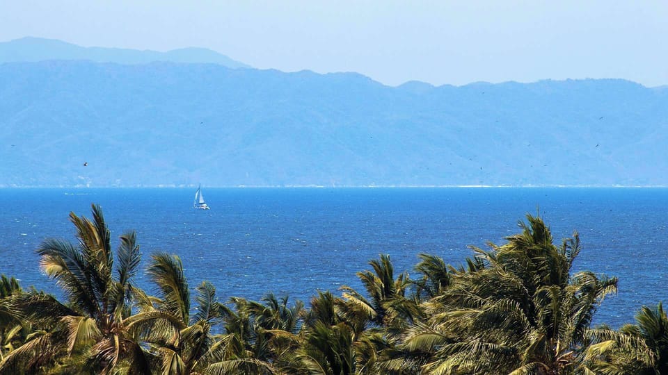 Ocean and mountain views!