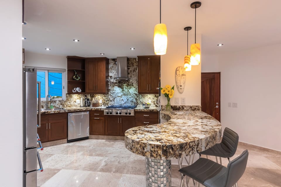 Lots of space in the kitchen to move about freely