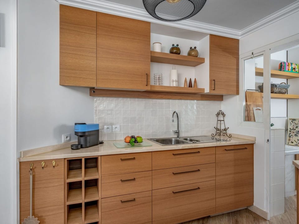 Cabinetry, Countertop, Property, Furniture, White, Sink, Kitchen, Tap, Wood, Drawer