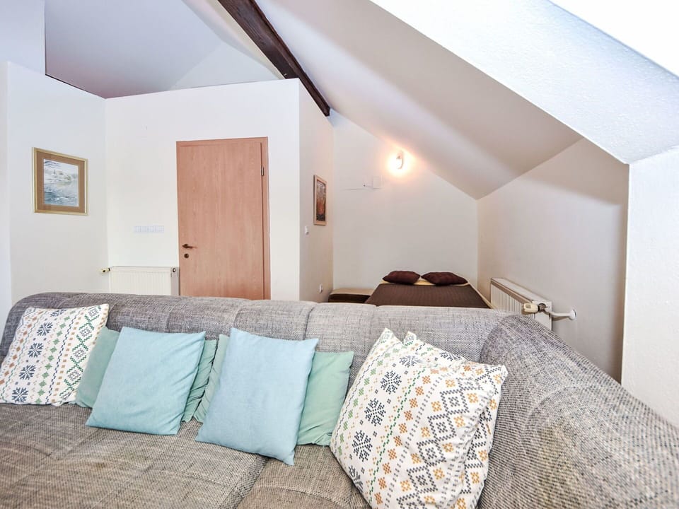 Property, Furniture, Building, Comfort, Wood, Bed Frame, Interior Design, Shade, Floor, House
