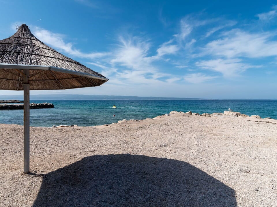 Water, Cloud, Sky, Blue, Azure, Shade, Beach, Coastal And Oceanic Landforms, Outdoor Furniture, Horizon
