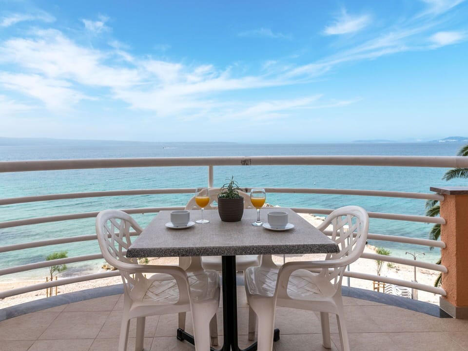 Water, Sky, Cloud, Daytime, Furniture, Table, Azure, Chair, Tableware, Outdoor Furniture