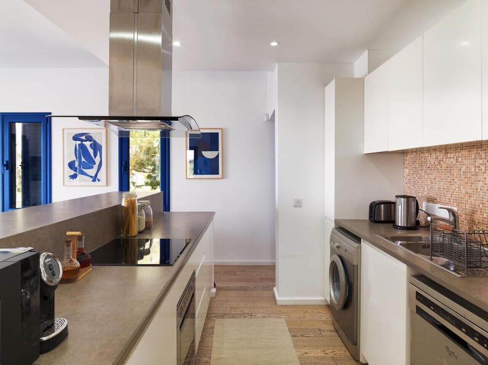 Kitchen with Full Amenities