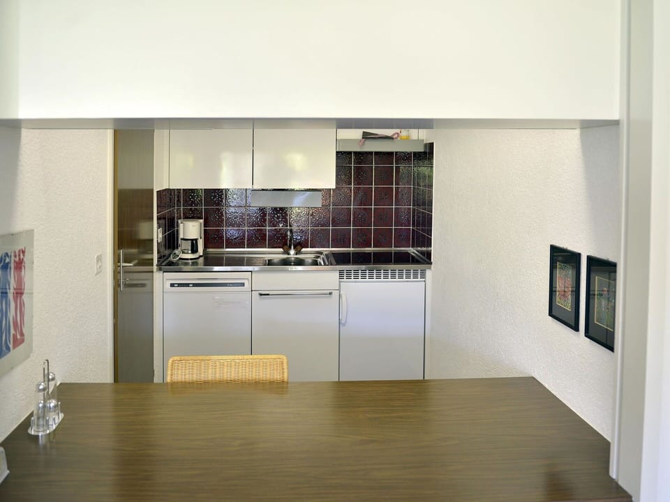 Building, Wood, Interior Design, Hall, Flooring, Floor, Rectangle, Cabinetry, House, Hardwood