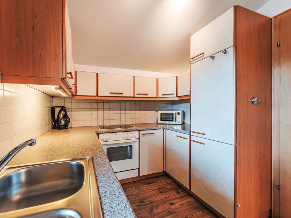 Cabinetry, Property, Countertop, Kitchen Sink, Kitchen Appliance, Sink, Kitchen Stove, Home Appliance, Kitchen, Wood