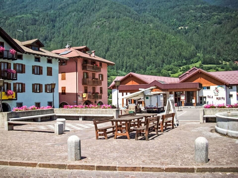 Town, Mountain Range, Vacation, Hill Station, Alps, Leisure, Winter, Mountain Village, Valley