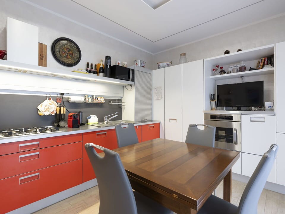 Table, Cabinetry, Countertop, Property, Furniture, Chair, Kitchen, Wood, Interior Design, Flooring