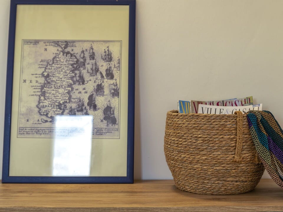 Picture Frame, Rectangle, Wood, Basket, Art, Font, Hardwood, Wicker