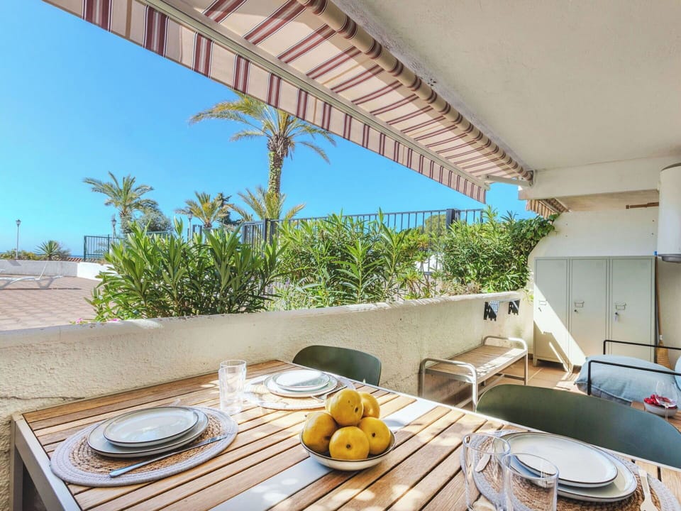Furniture, Apartment, Shade, Chair, Balcony, Resort, Outdoor Furniture, Eco Hotel, Houseplant