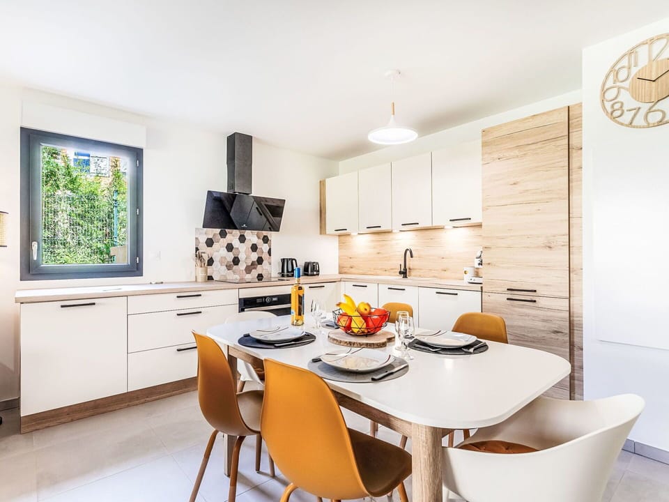 Furniture, Property, Table, Chair, Window, Wood, Interior Design, Floor, Flooring, Cabinetry