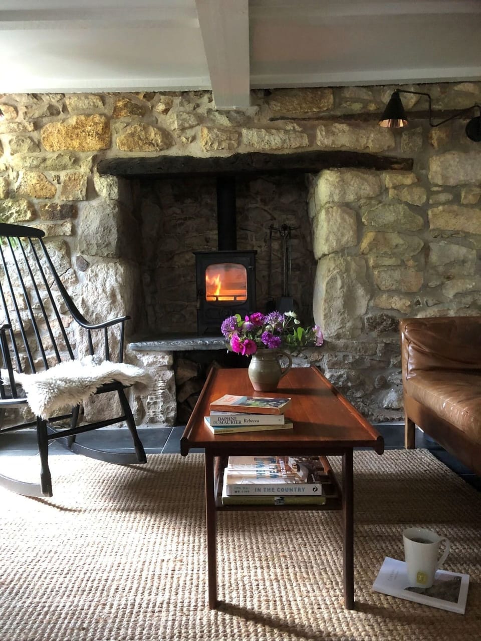 Building, Plant, Window, House, Interior Design, Wood, Houseplant, Flowerpot, Flooring, Door