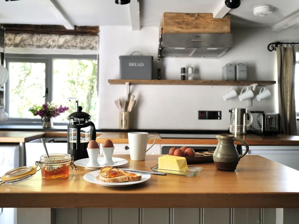 Countertop, Food, Tableware, Property, Kitchen, Cabinetry, Kitchen Appliance, Table, Wood, Home Appliance