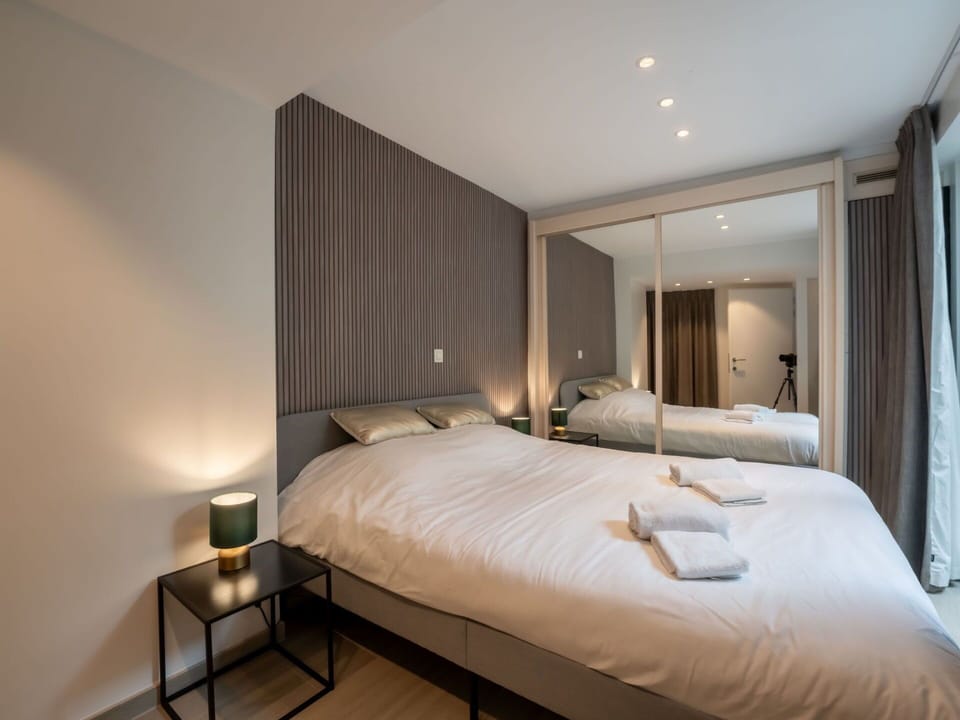 Furniture, Building, Property, Comfort, Wood, Bed Frame, Interior Design, Bed, Floor, Wall