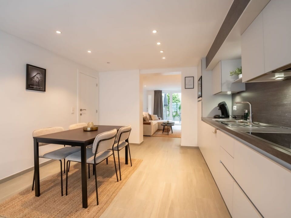 Cabinetry, Property, Kitchen Sink, Furniture, Sink, Countertop, Table, Tap, Kitchen Appliance, Wood