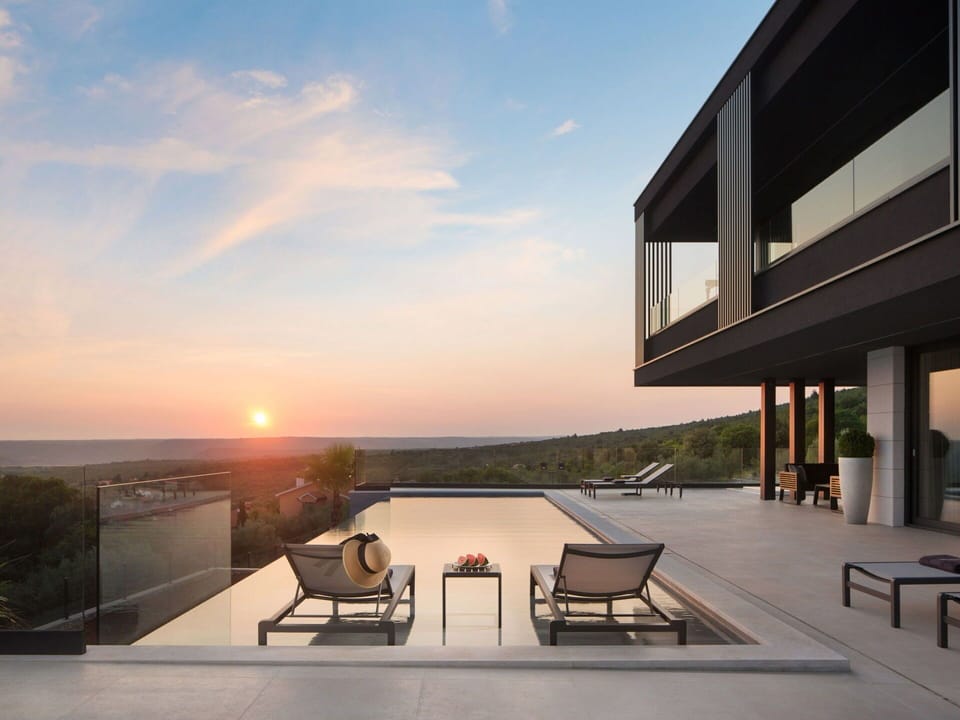 Table, Furniture, Sky, Plant, Property, Building, Tableware, Chair, Outdoor Table, Outdoor Furniture