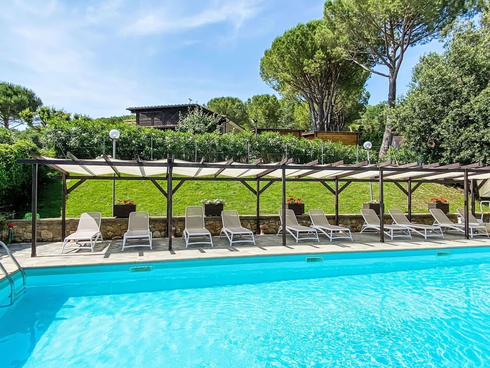 Water, Sky, Plant, Swimming Pool, Cloud, Nature, Green, Blue, Azure, Tree