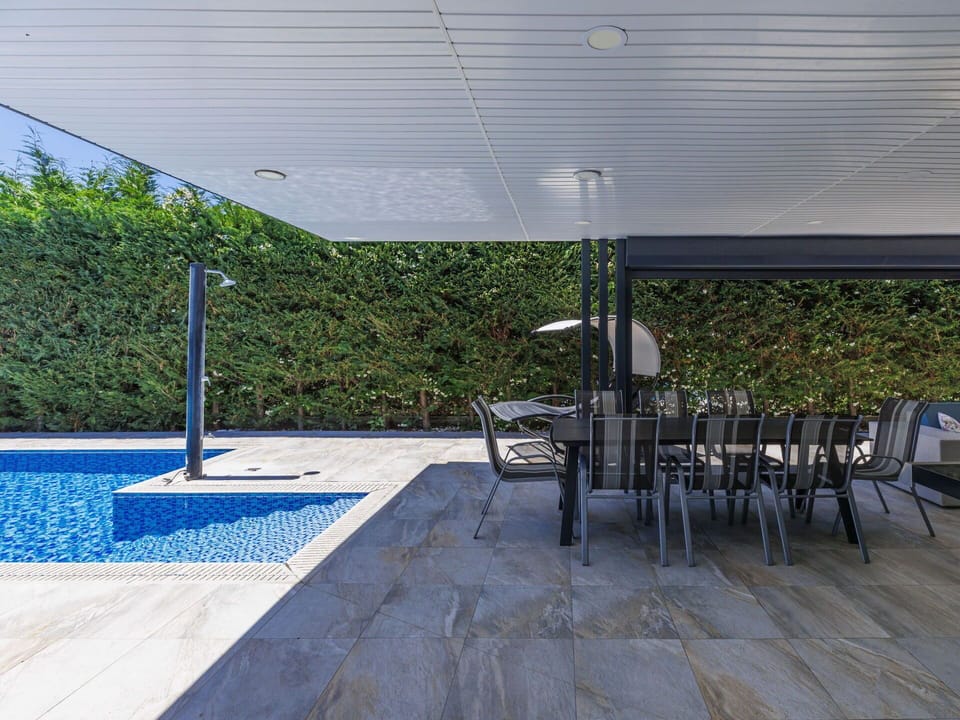 Sky, Table, Property, Furniture, Building, Plant, Chair, Window, Outdoor Table, Tableware
