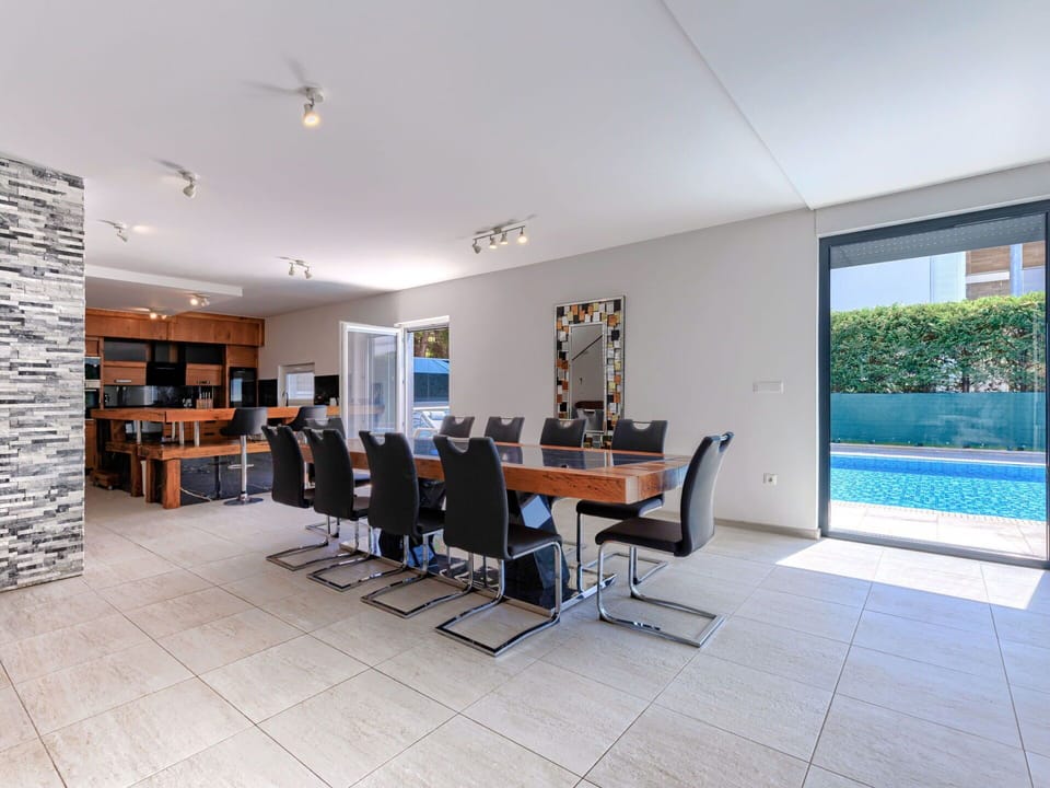Sky, Table, Property, Furniture, Building, Plant, Chair, Window, Outdoor Table, Tableware