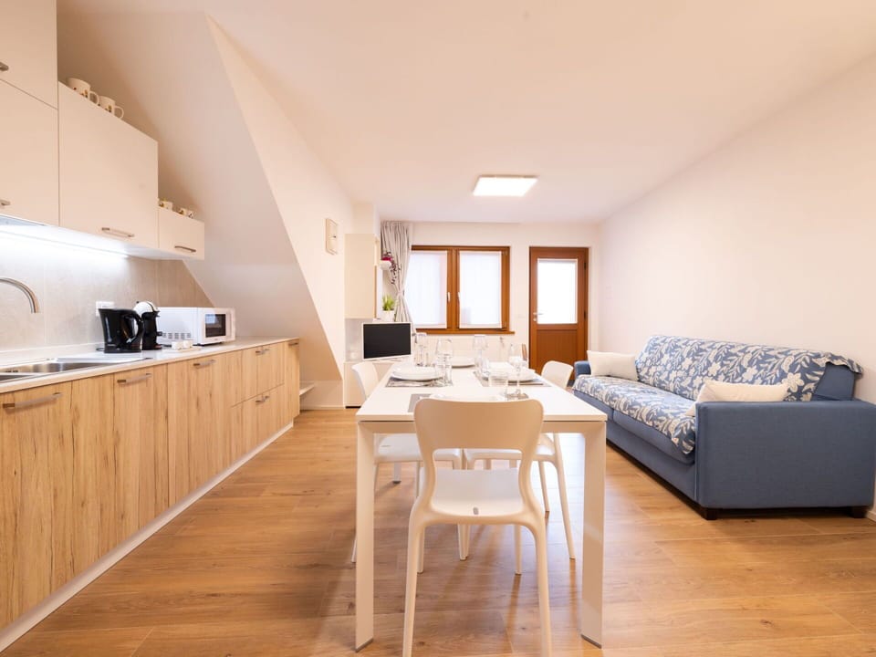 Furniture, Table, Cabinetry, Building, Wood, Interior Design, Comfort, Flooring, Floor, House