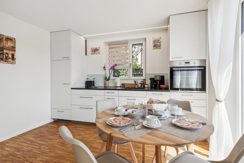 Kitchens with dining area