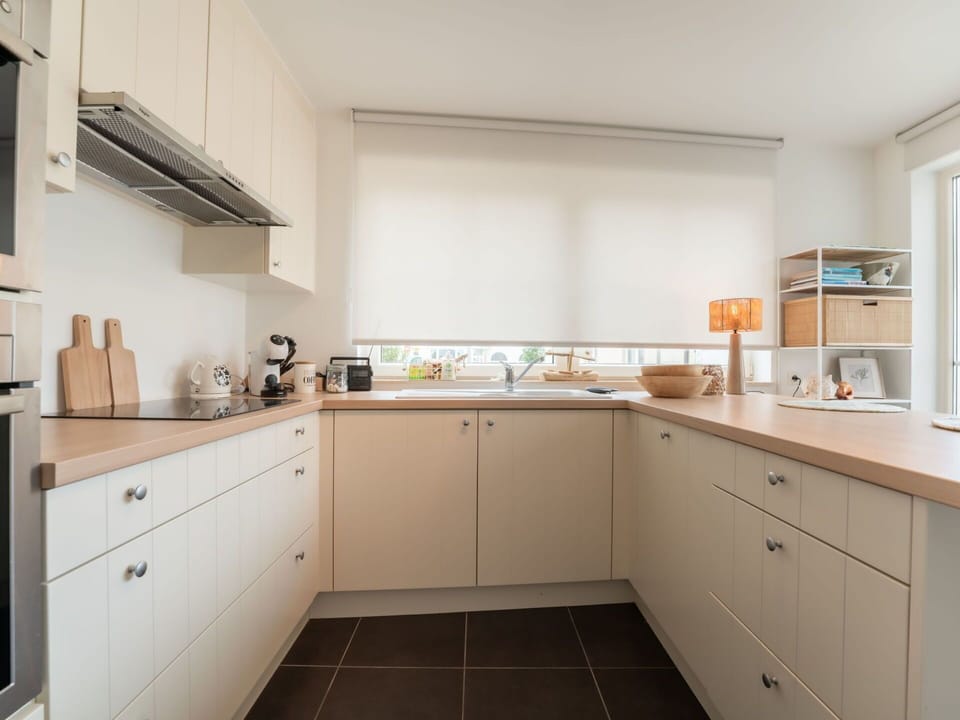 Food, Sky, Table, Tableware, Mountain, Cloud, Plant, Furniture, Green, Natural Landscape