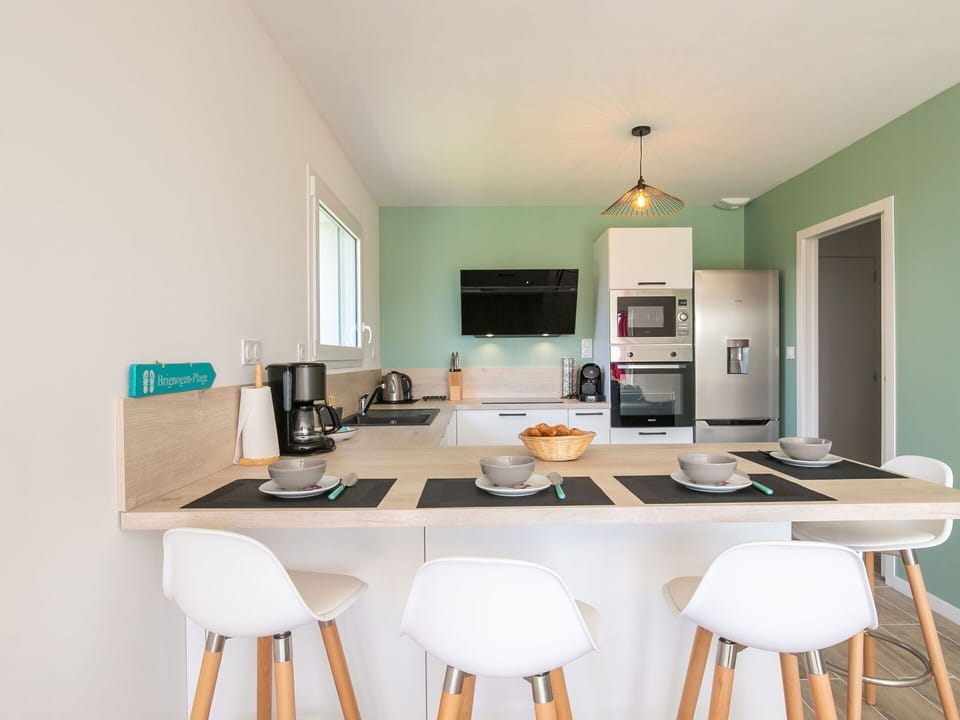 Kitchen, Furniture, Kitchen Appliance, Countertop, Interior Design, Major Appliance, Ceiling, Home Appliance, Flooring, Light Fixture