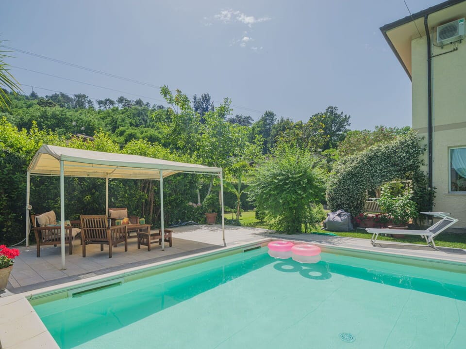 Food, Sky, Table, Tableware, Mountain, Cloud, Plant, Furniture, Green, Natural Landscape