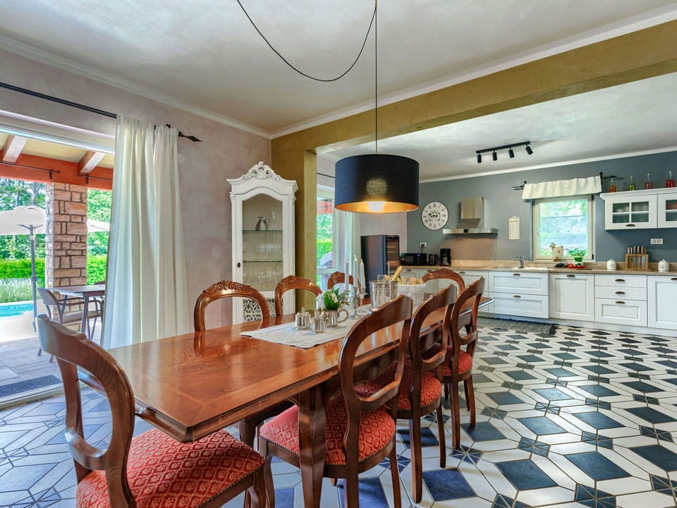 Table, Furniture, Property, Chair, Interior Design, Wood, Kitchen & Dining Room Table, Floor, Flooring, Real Estate