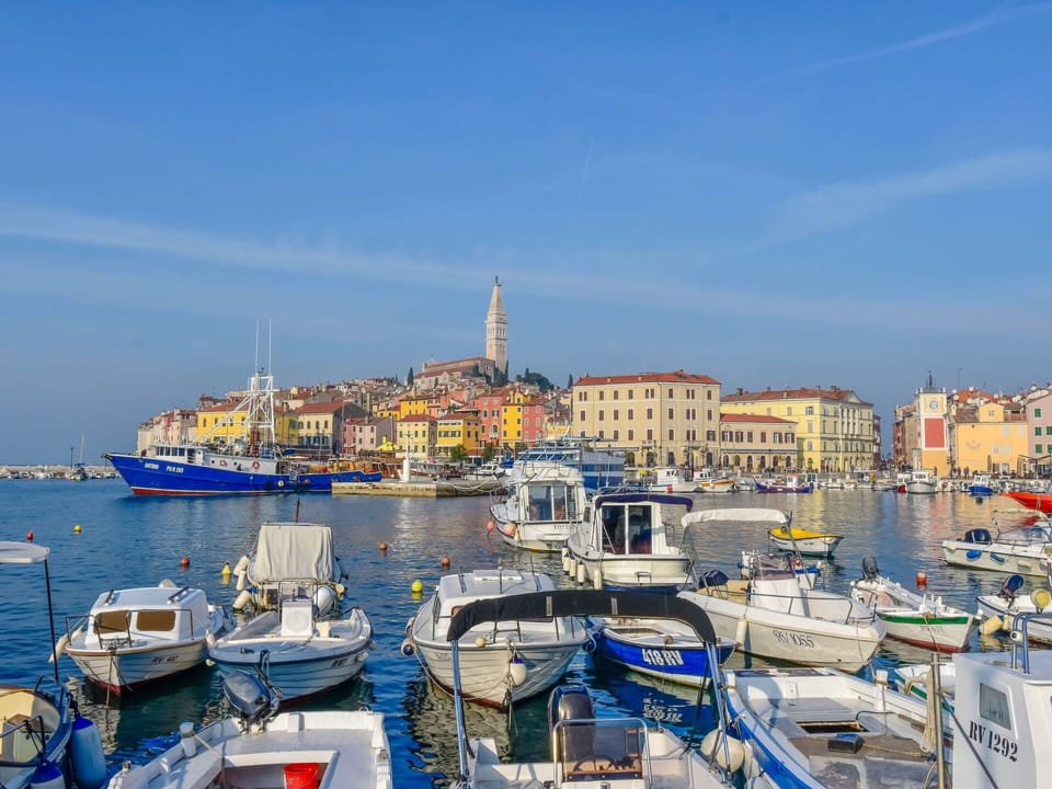 Building, City, Urban Area, Boat, Town, Neighbourhood, Watercraft, Channel, Boats And Boating--Equipment And Supplies, Port