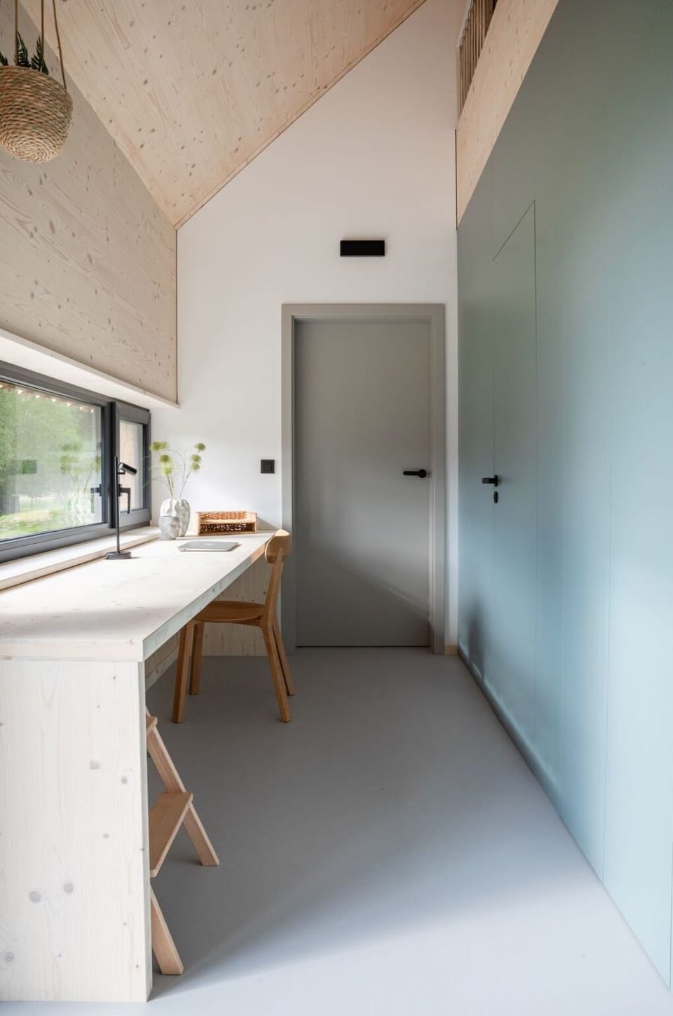 Property, Interior Design, Lighting, Wood, Building, Floor, Desk, Flooring, Wall