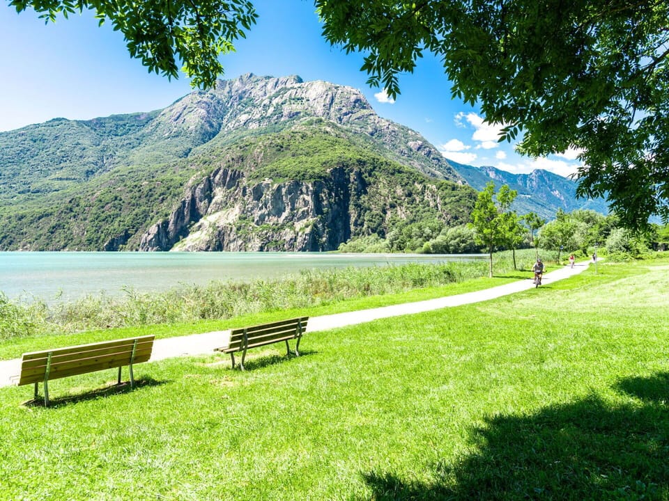 Sky, Plant, Mountain, Outdoor Bench, Ecoregion, Green, Natural Landscape, Tree, Highland, Land Lot